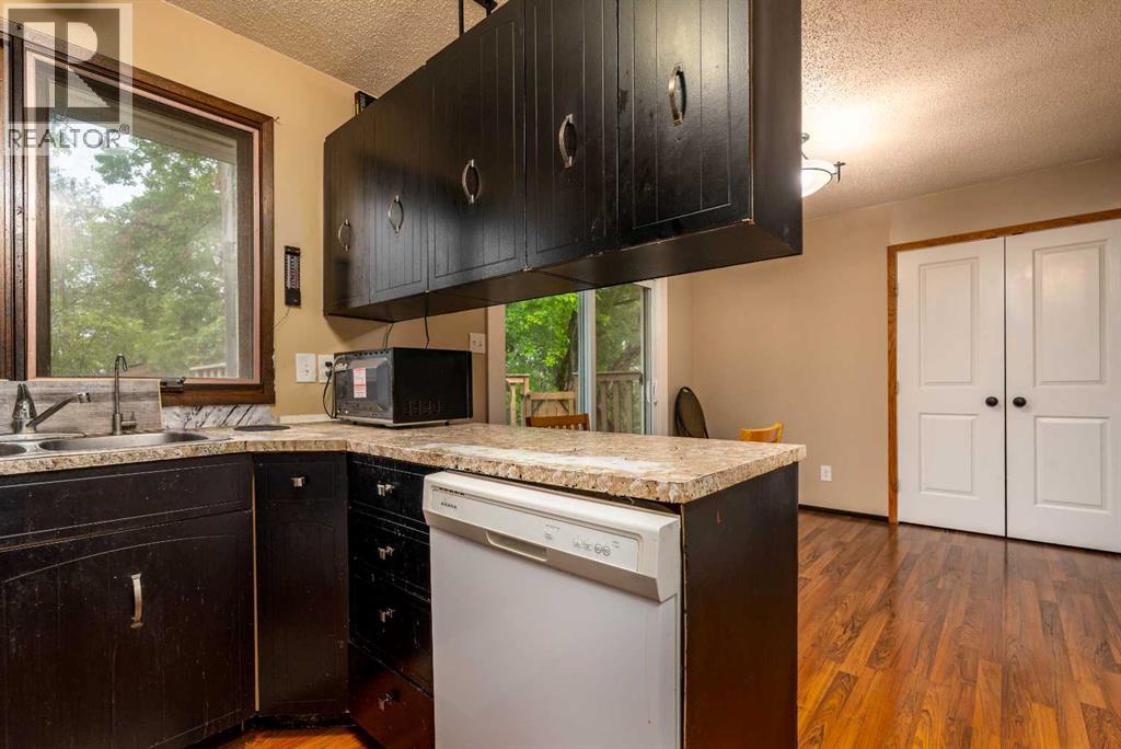 108 3 Avenue W - Image 11
