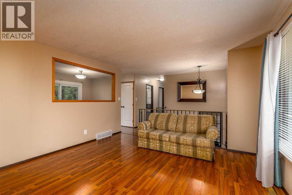 108 3 Avenue W - Image 5