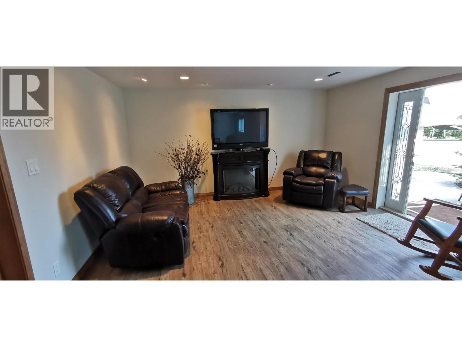 6264 FOREST LAWN FRONTAGE ROAD - 24