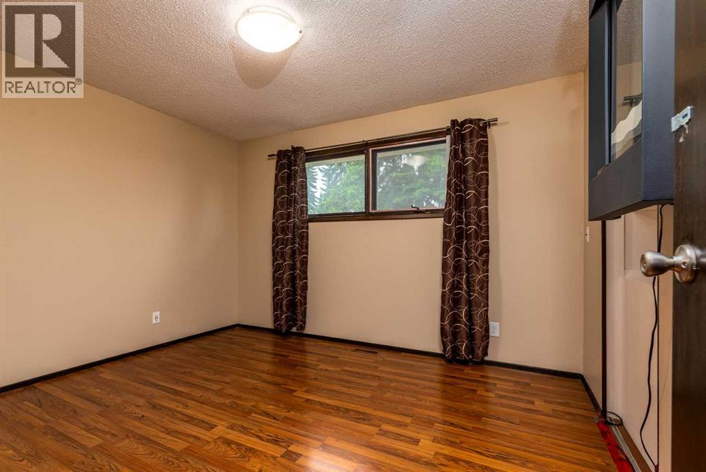 108 3 Avenue W - Image 13