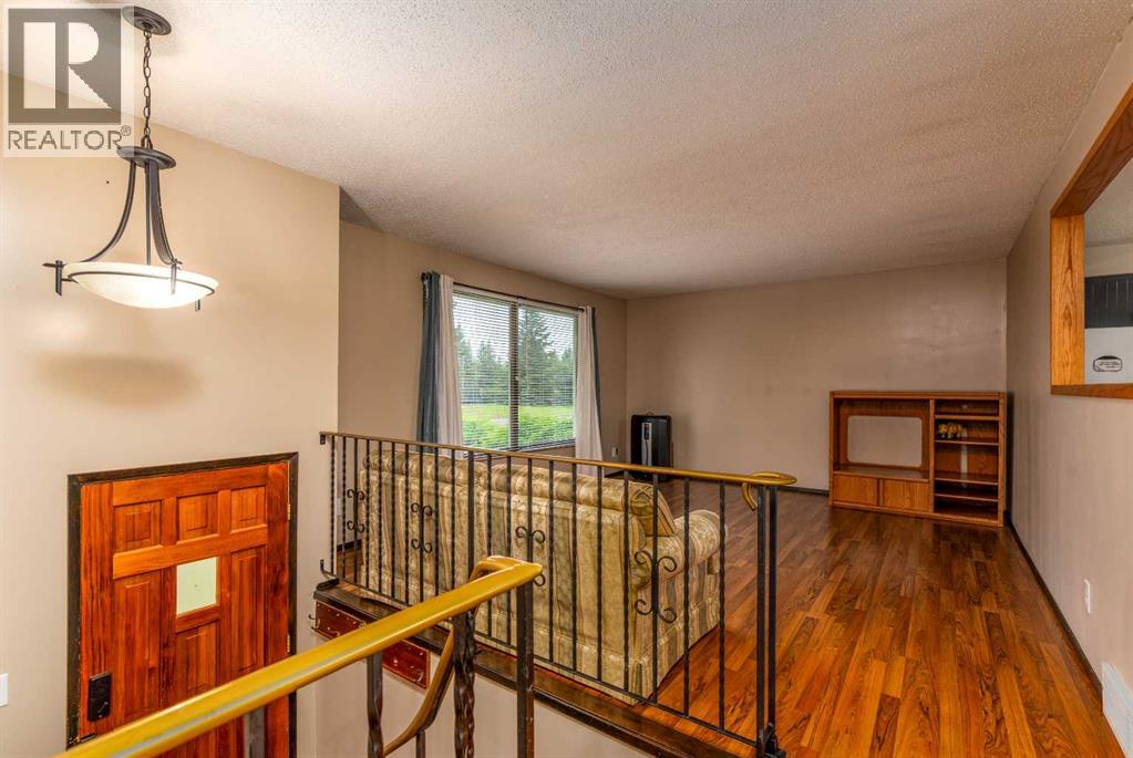 108 3 Avenue W - Image 6