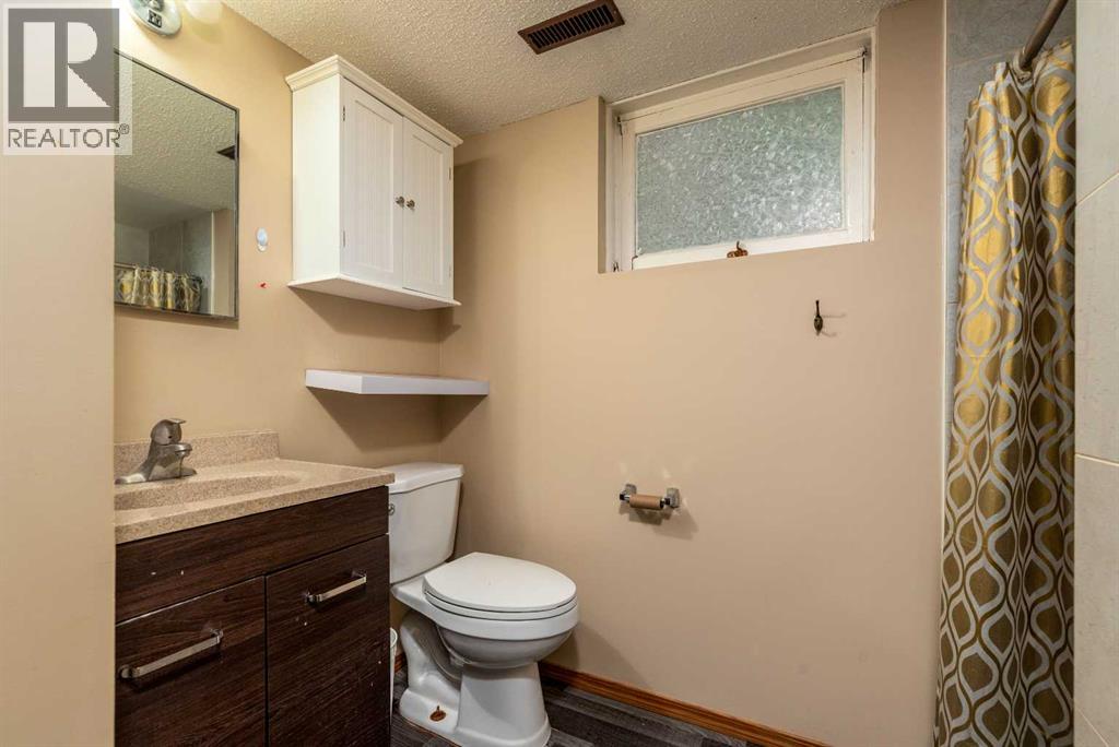 108 3 Avenue W - Image 20