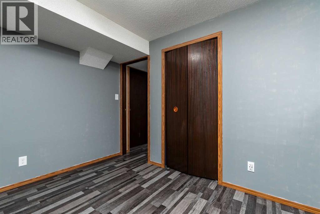108 3 Avenue W - Image 24