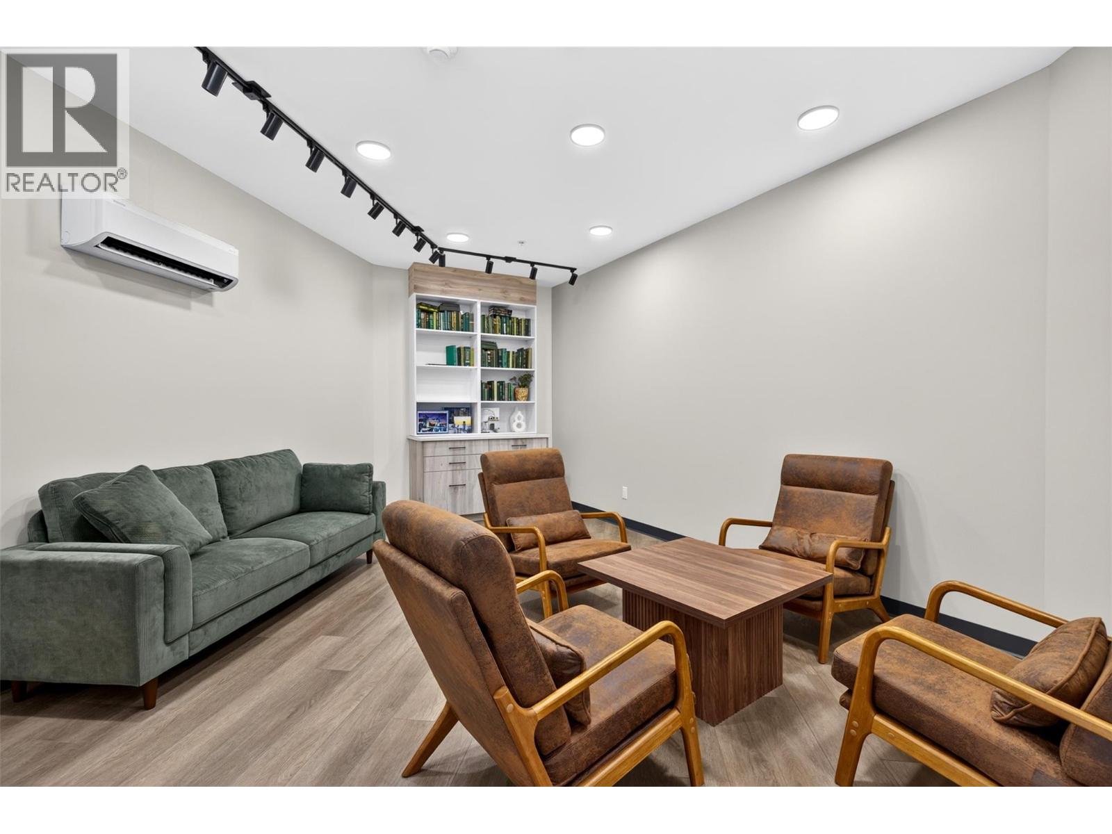 402 2735 Shannon Lake Road, West Kelowna