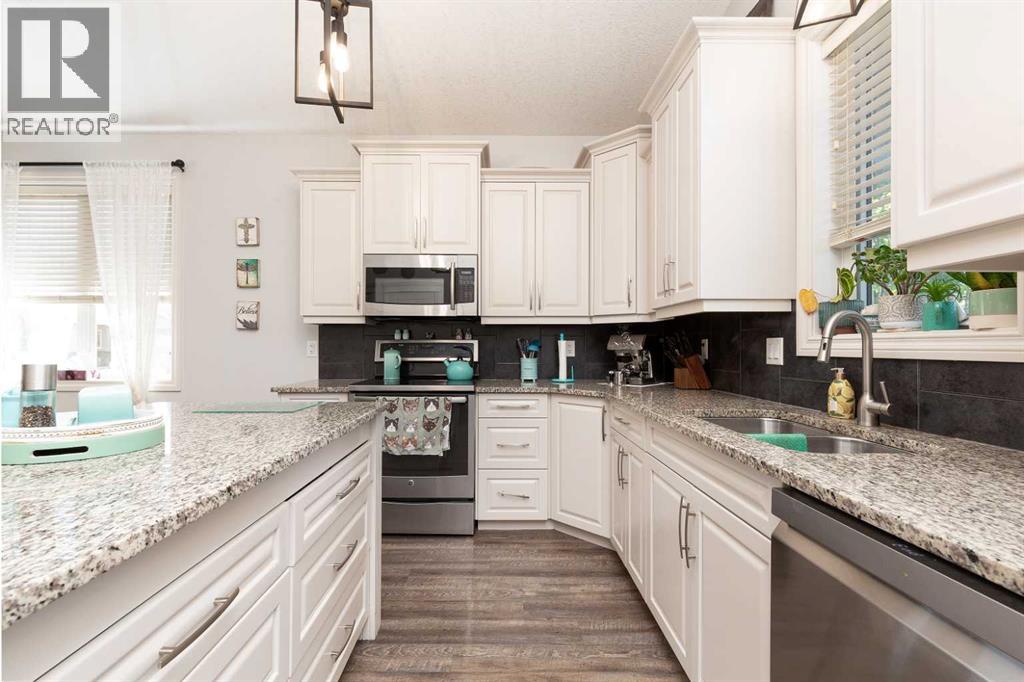 8 Riverton Crescent W - 10
