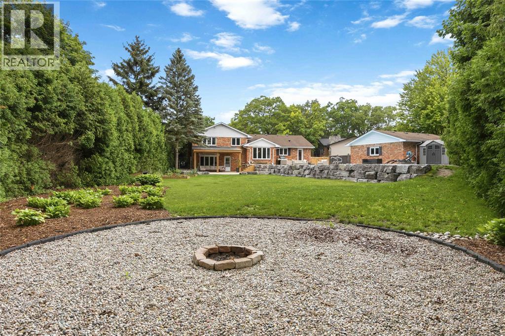 914 VARSITY CRESCENT - 42