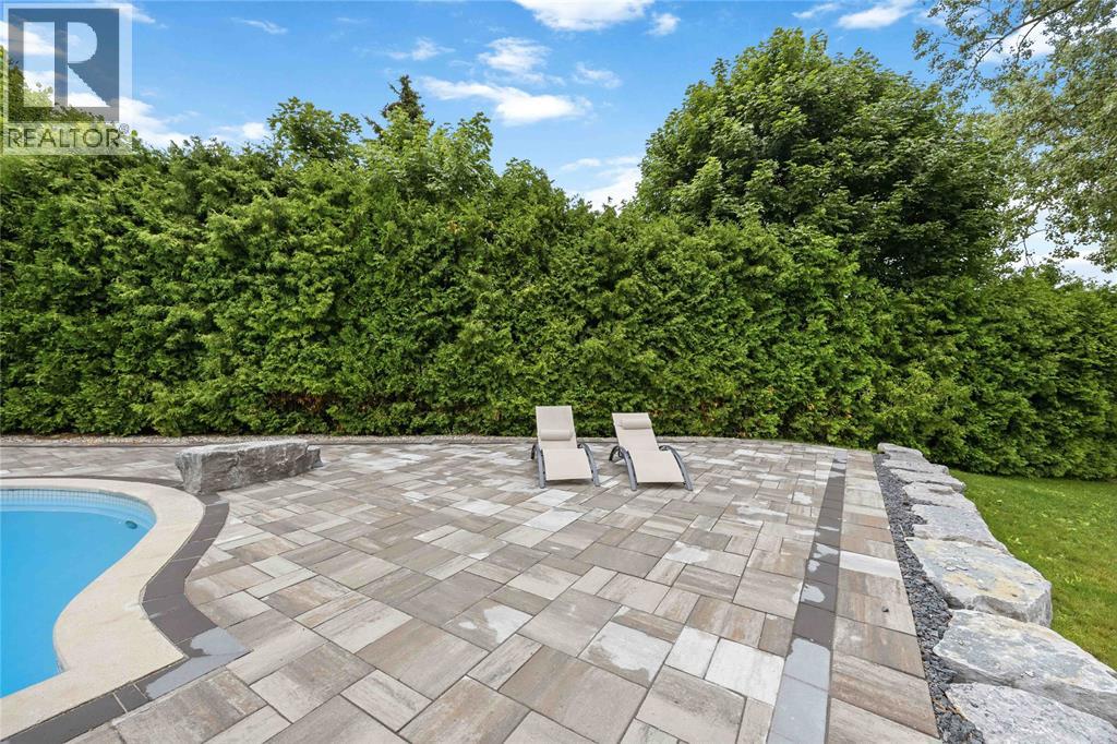 914 VARSITY CRESCENT - 41