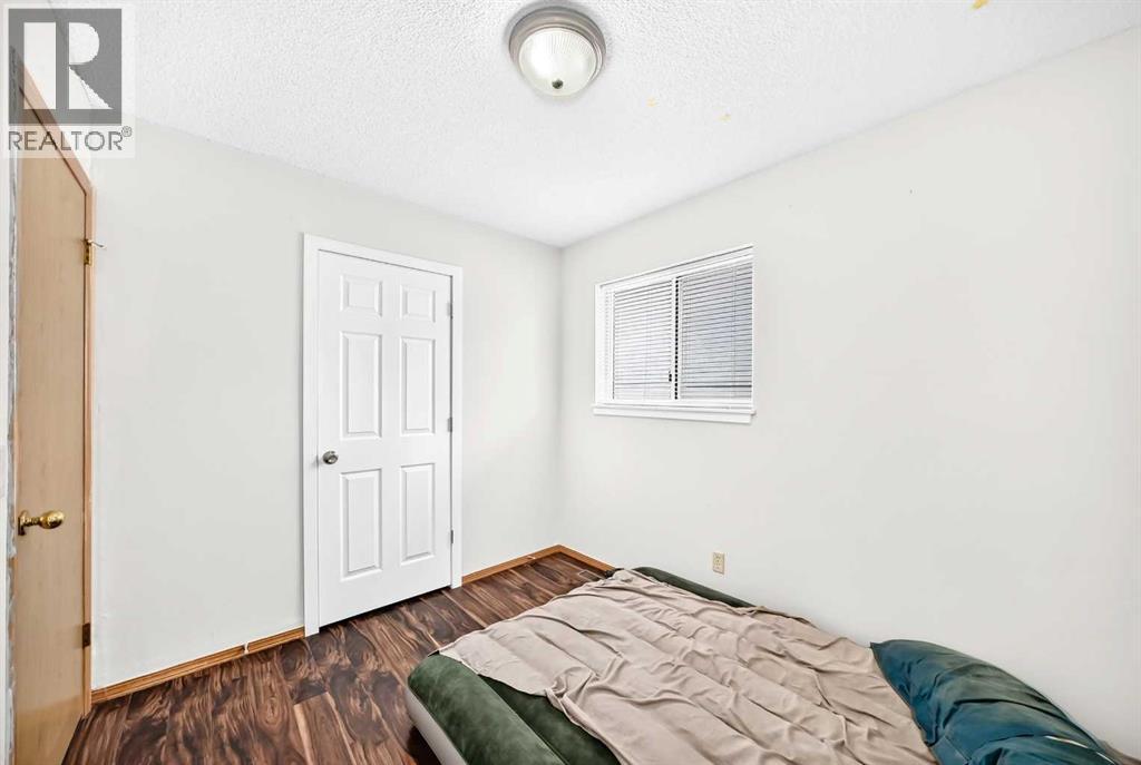 6934 Laguna Way NE - 26