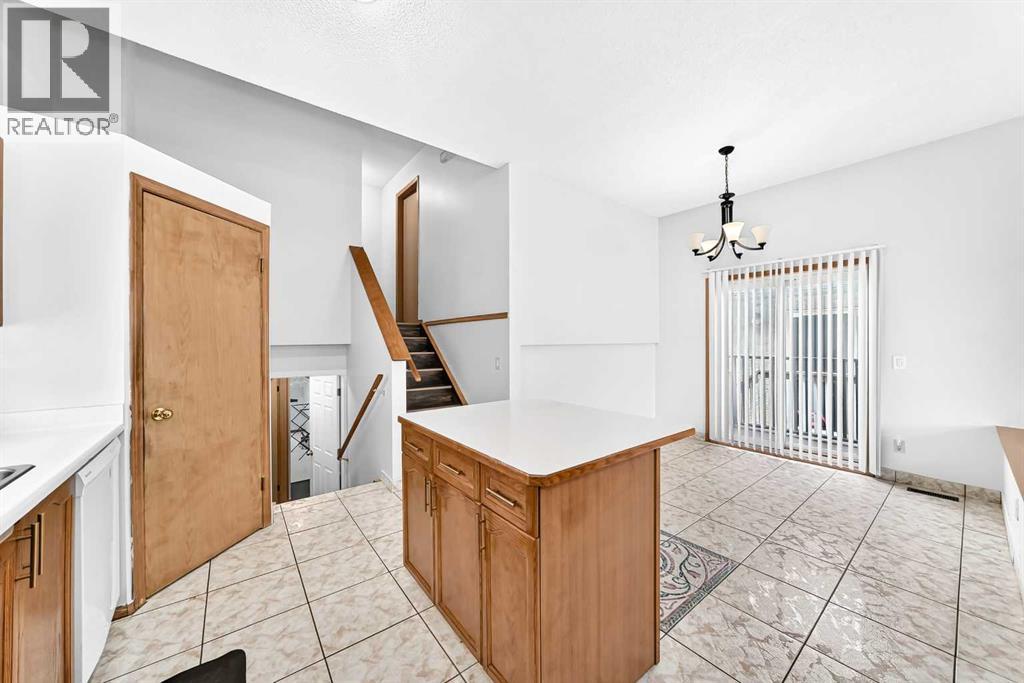 6934 Laguna Way NE - 8