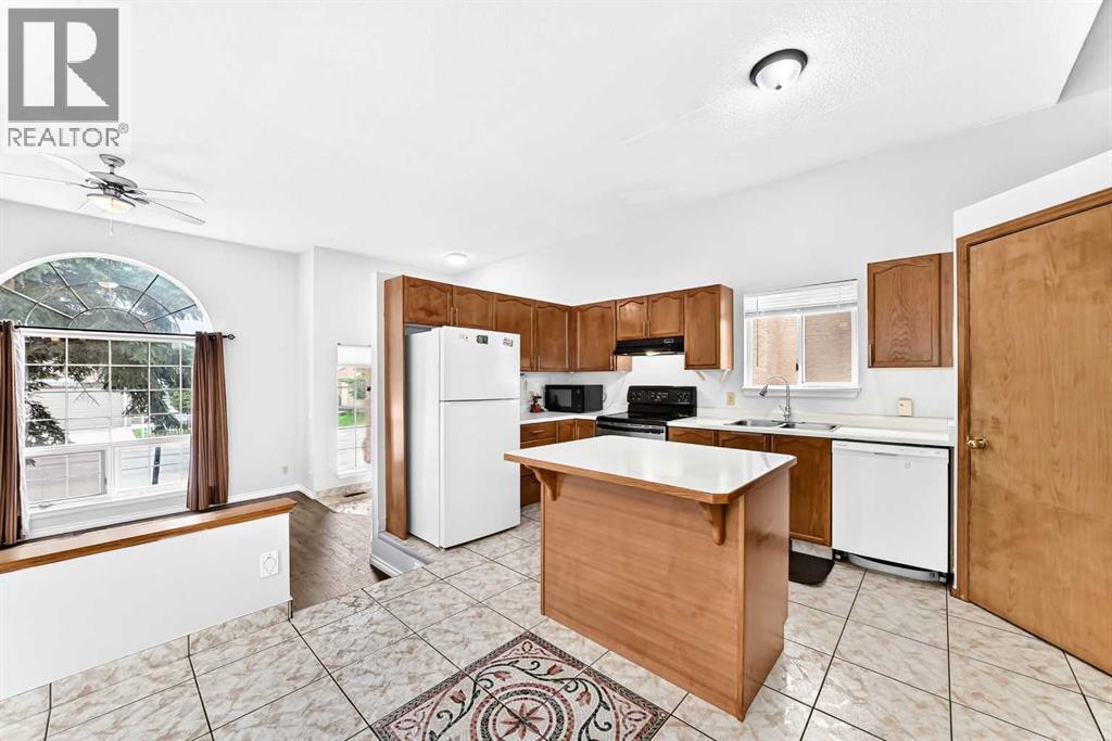 6934 Laguna Way NE - 11
