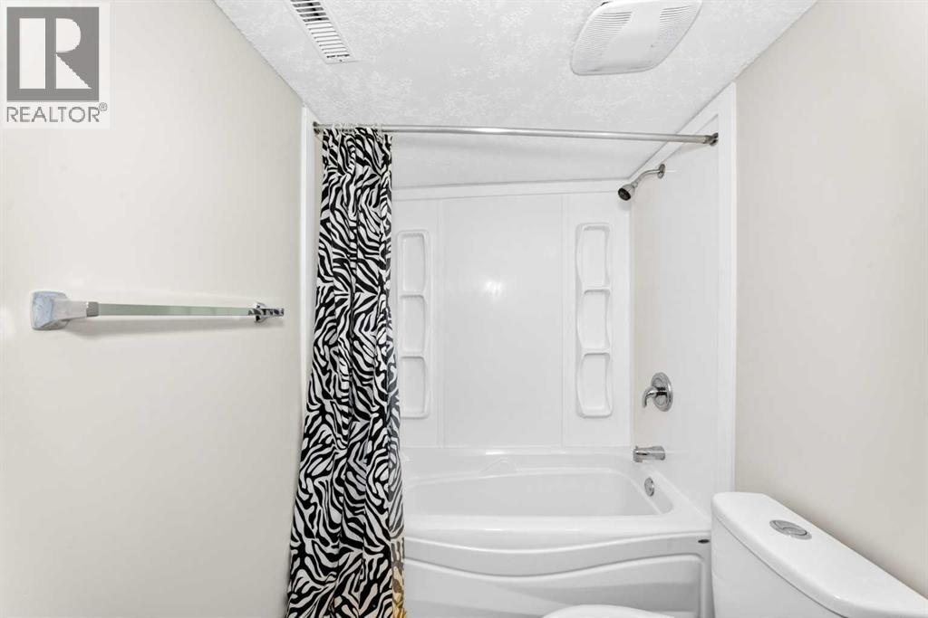 6934 Laguna Way NE - 43