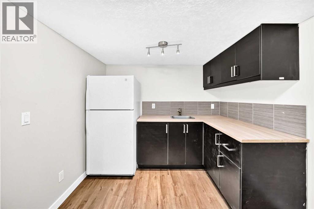 6934 Laguna Way NE - 36
