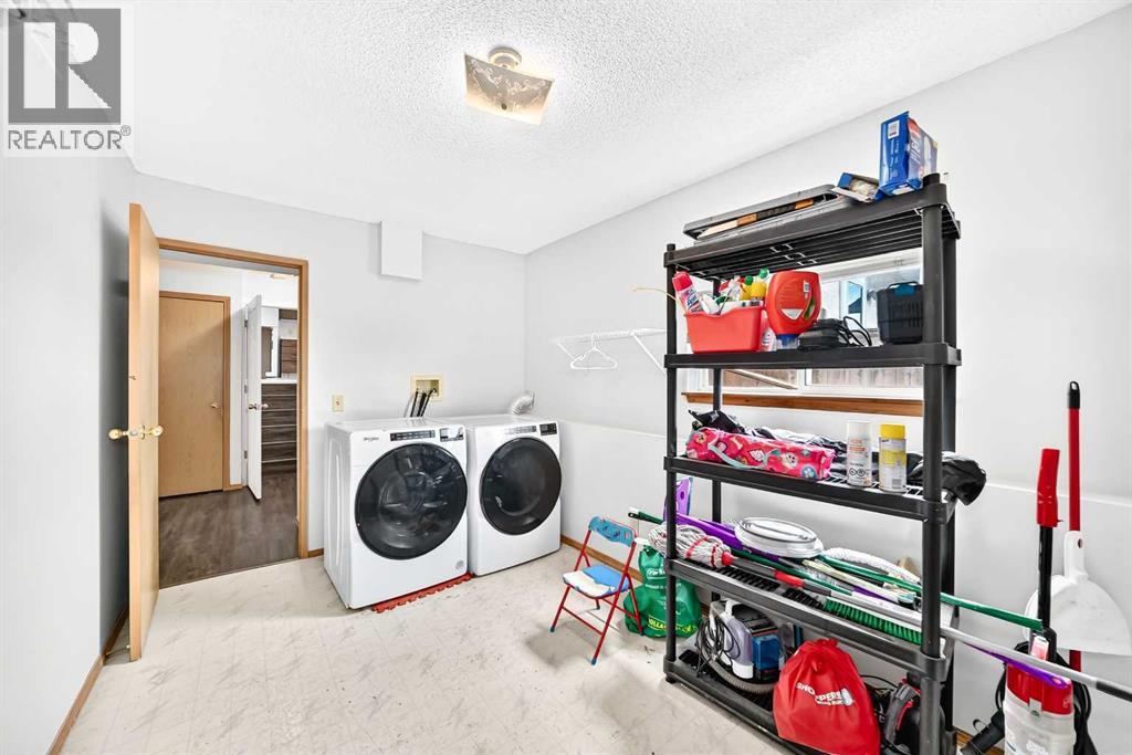 6934 Laguna Way NE - 33