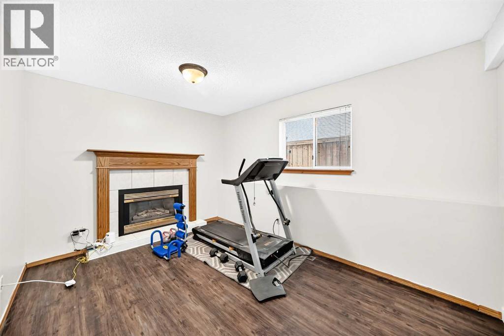 6934 Laguna Way NE - 31