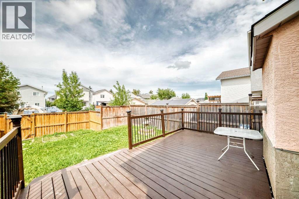 6934 Laguna Way NE - 47