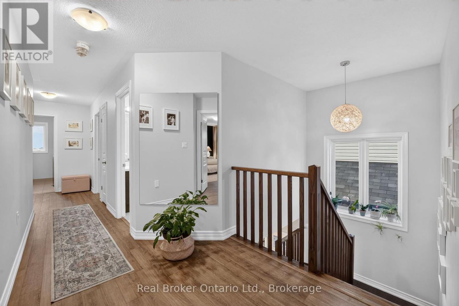 81 SHOWCASE DRIVE - Image 20