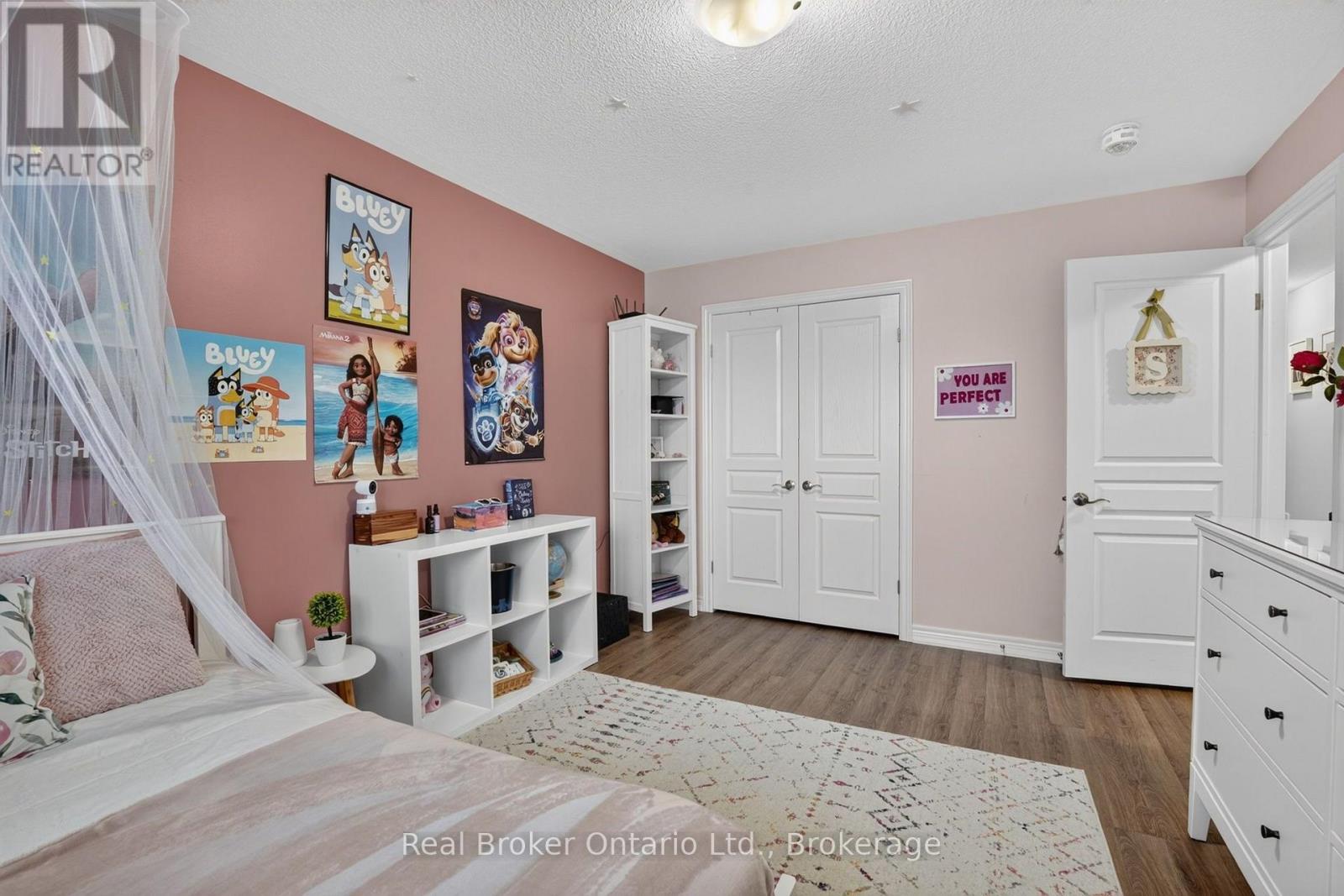 81 SHOWCASE DRIVE - Image 31