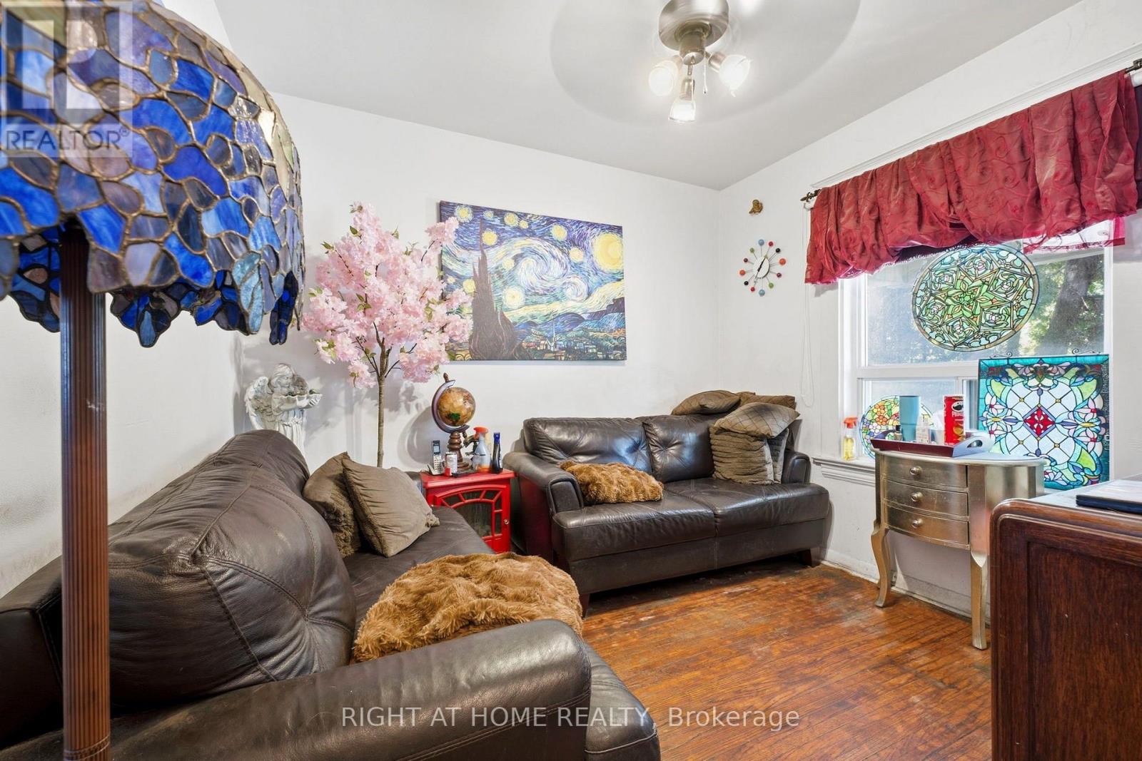 290 MCROBERTS AVENUE - 5
