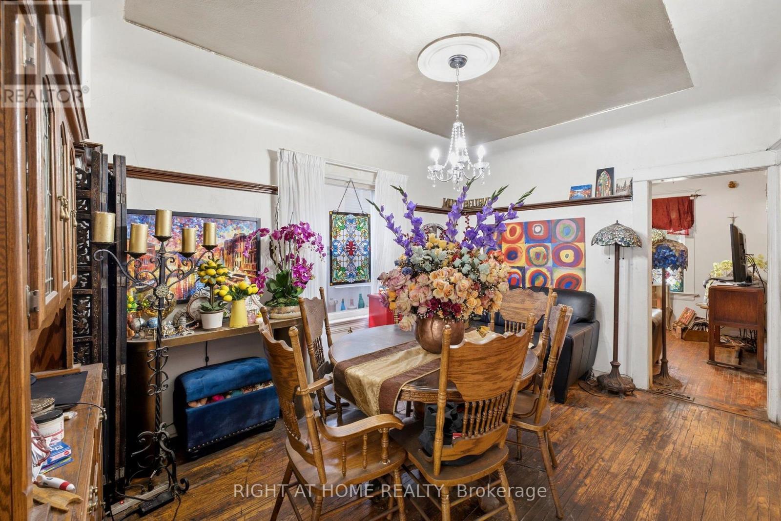 290 MCROBERTS AVENUE - 8