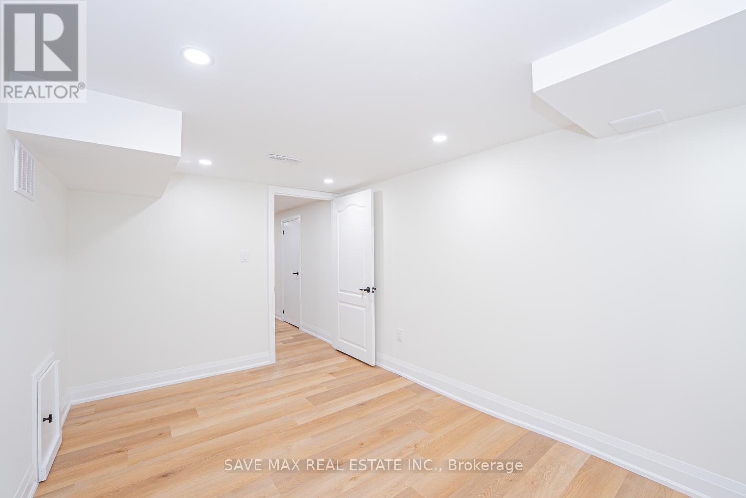191 CLARK AVENUE - 28