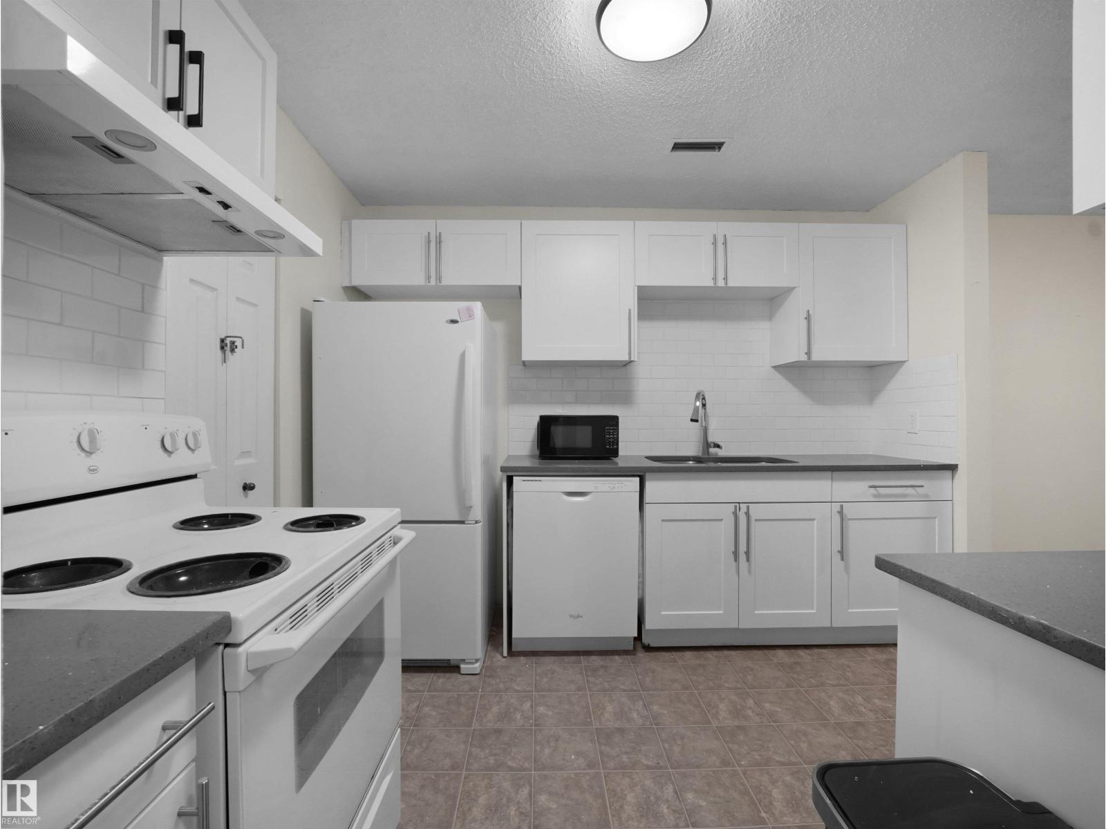 #168 2703 79 ST NW - 11
