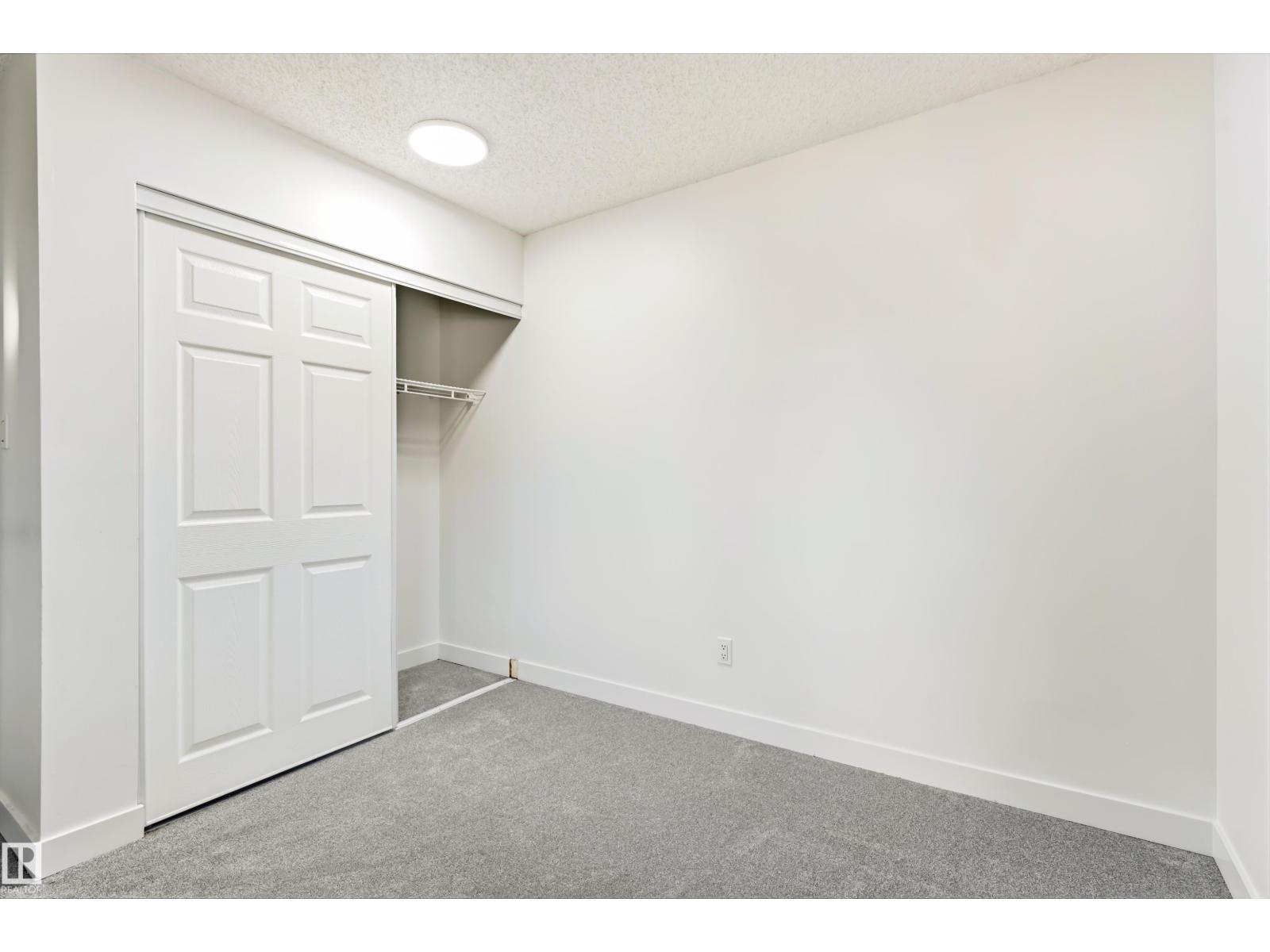 #4 7604 29 AV NW - 16