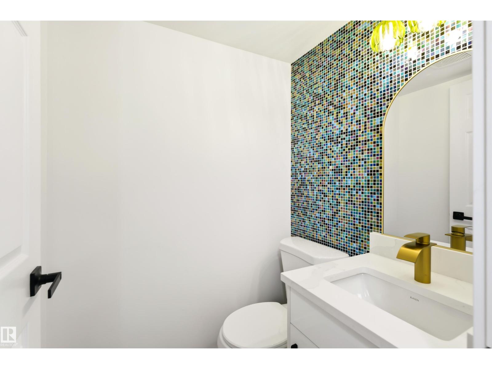 #4 7604 29 AV NW - 17