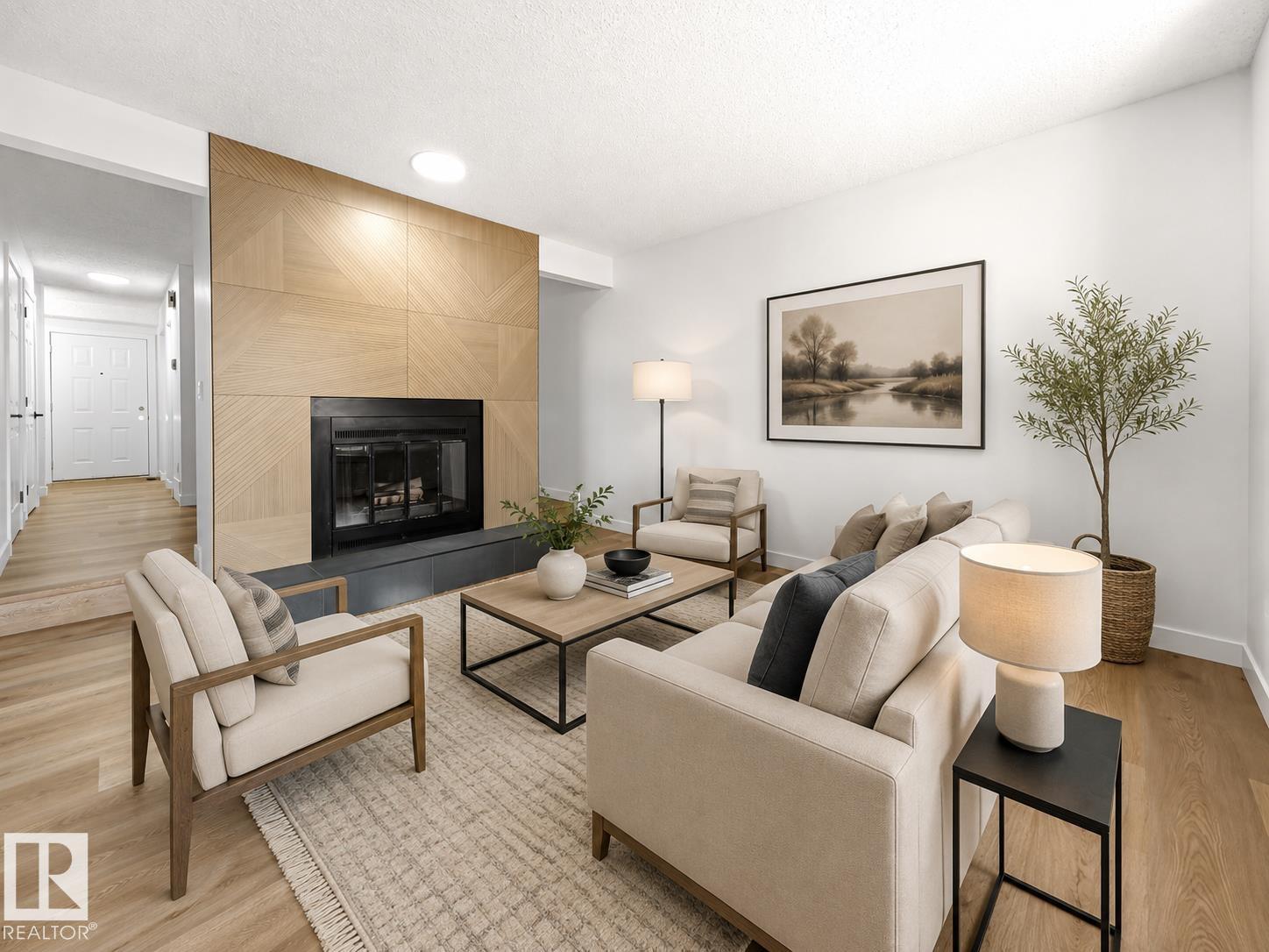 #4 7604 29 AV NW - 2