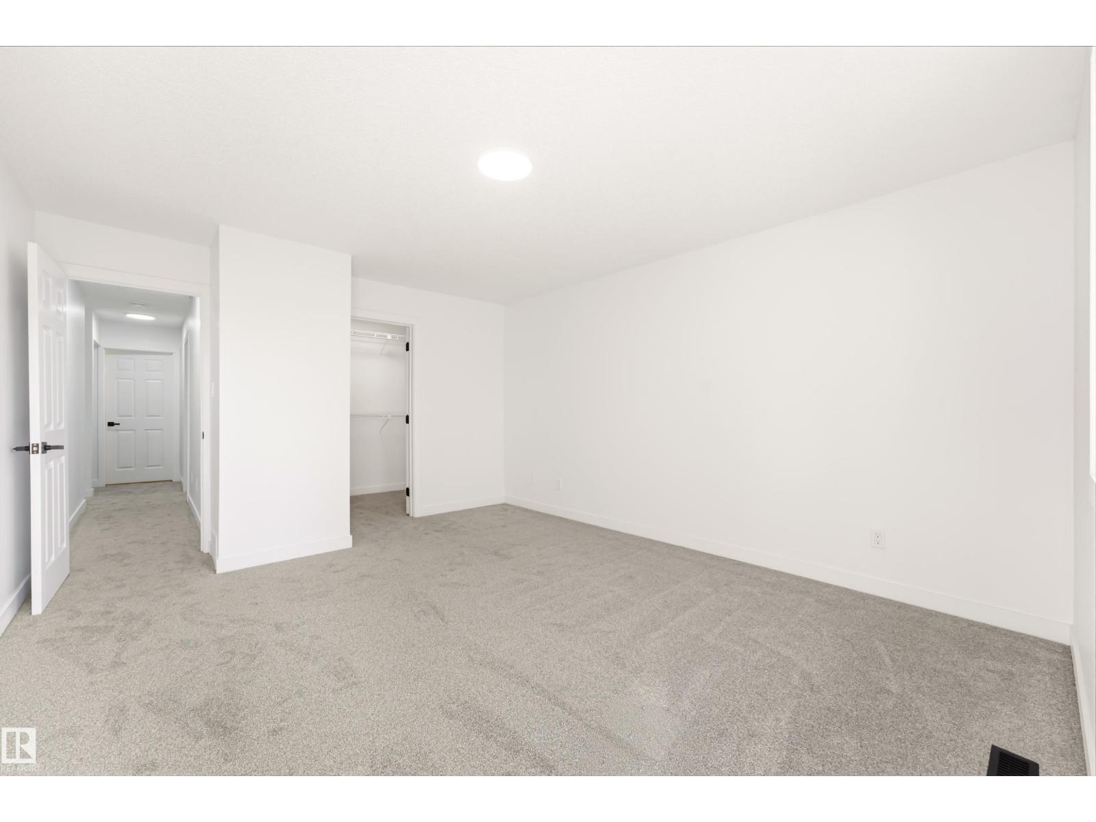 #4 7604 29 AV NW - 21