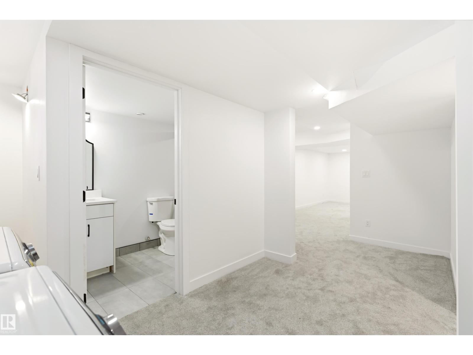 #4 7604 29 AV NW - 33