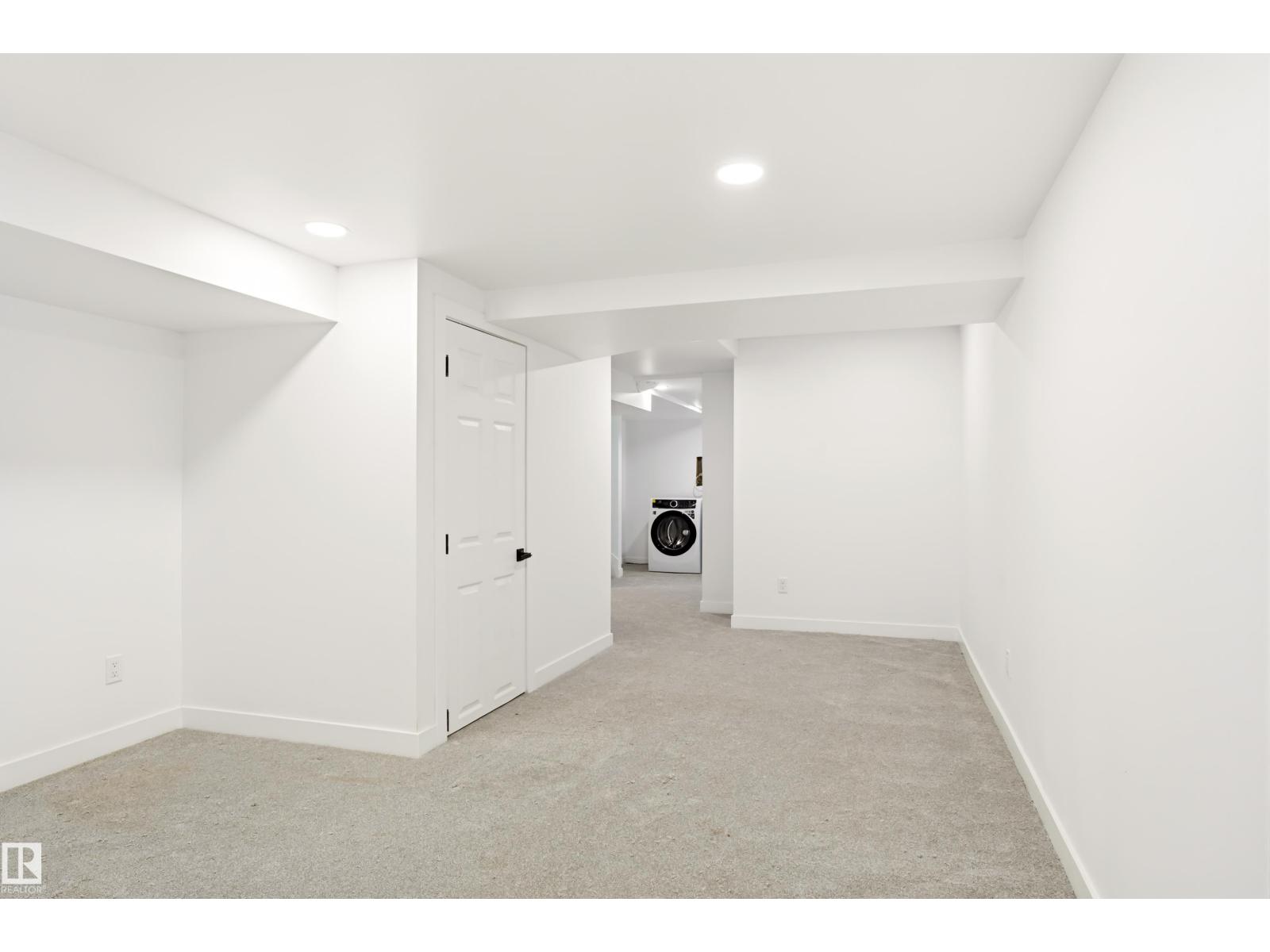 #4 7604 29 AV NW - 35