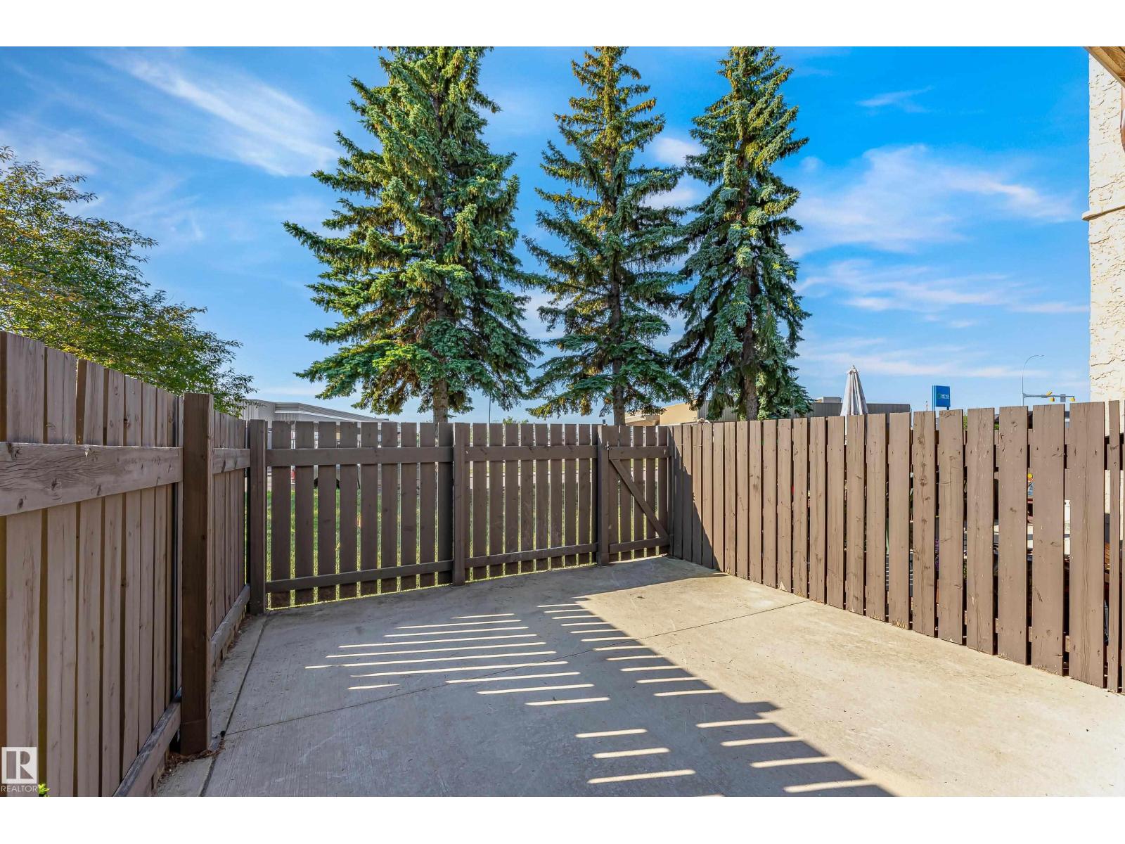 #4 7604 29 AV NW - 42