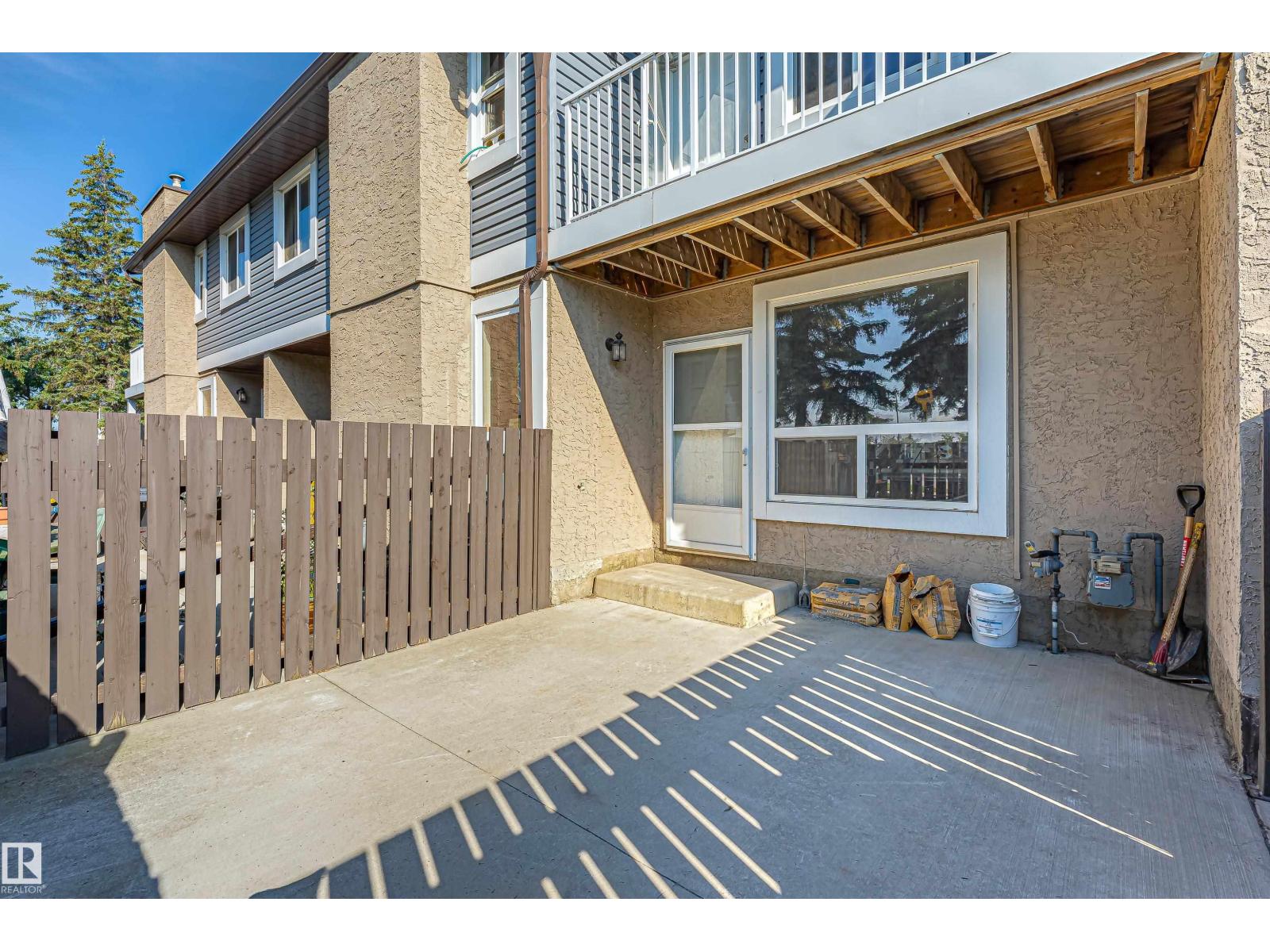 #4 7604 29 AV NW - 43