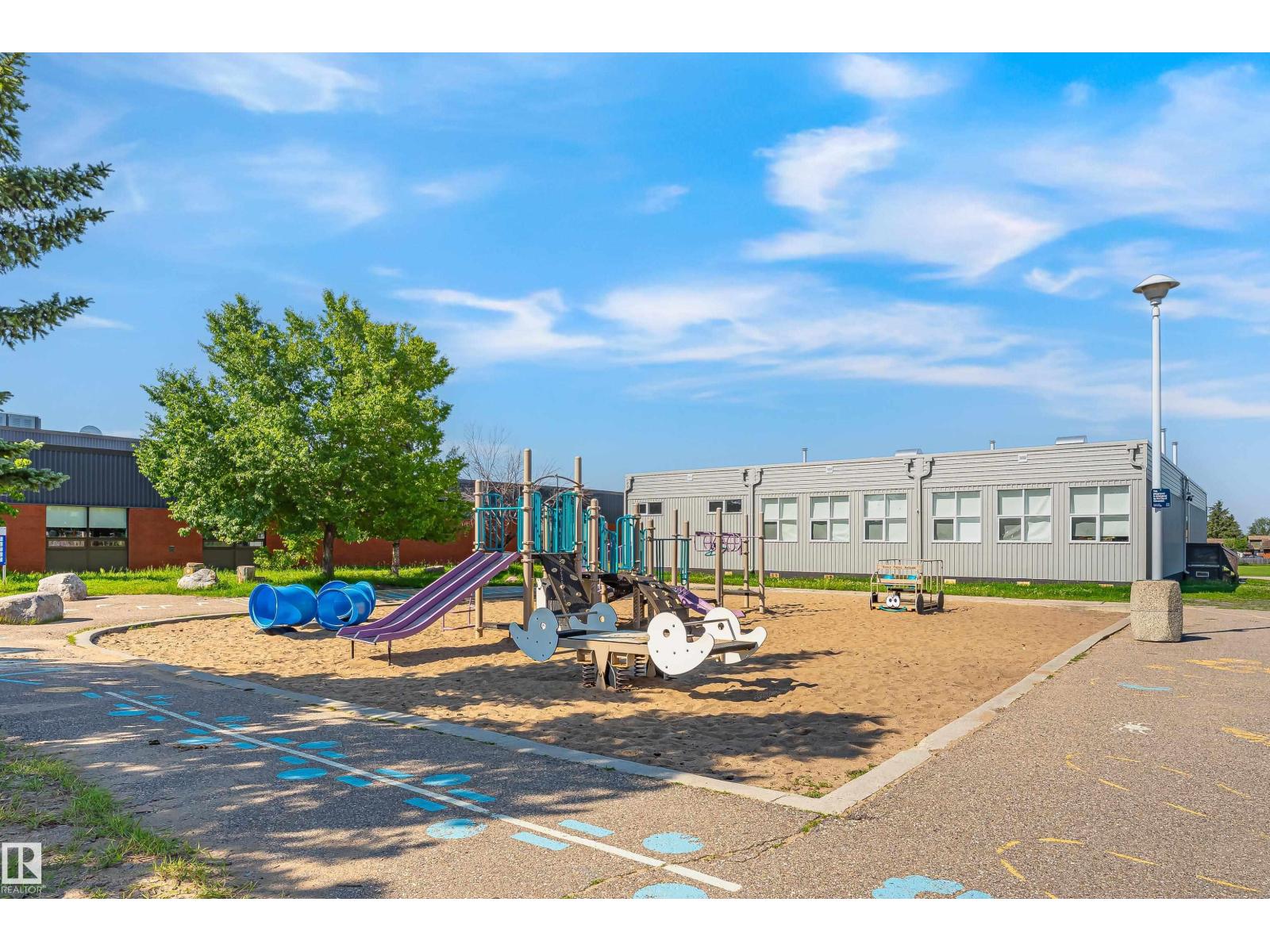 #4 7604 29 AV NW - 45