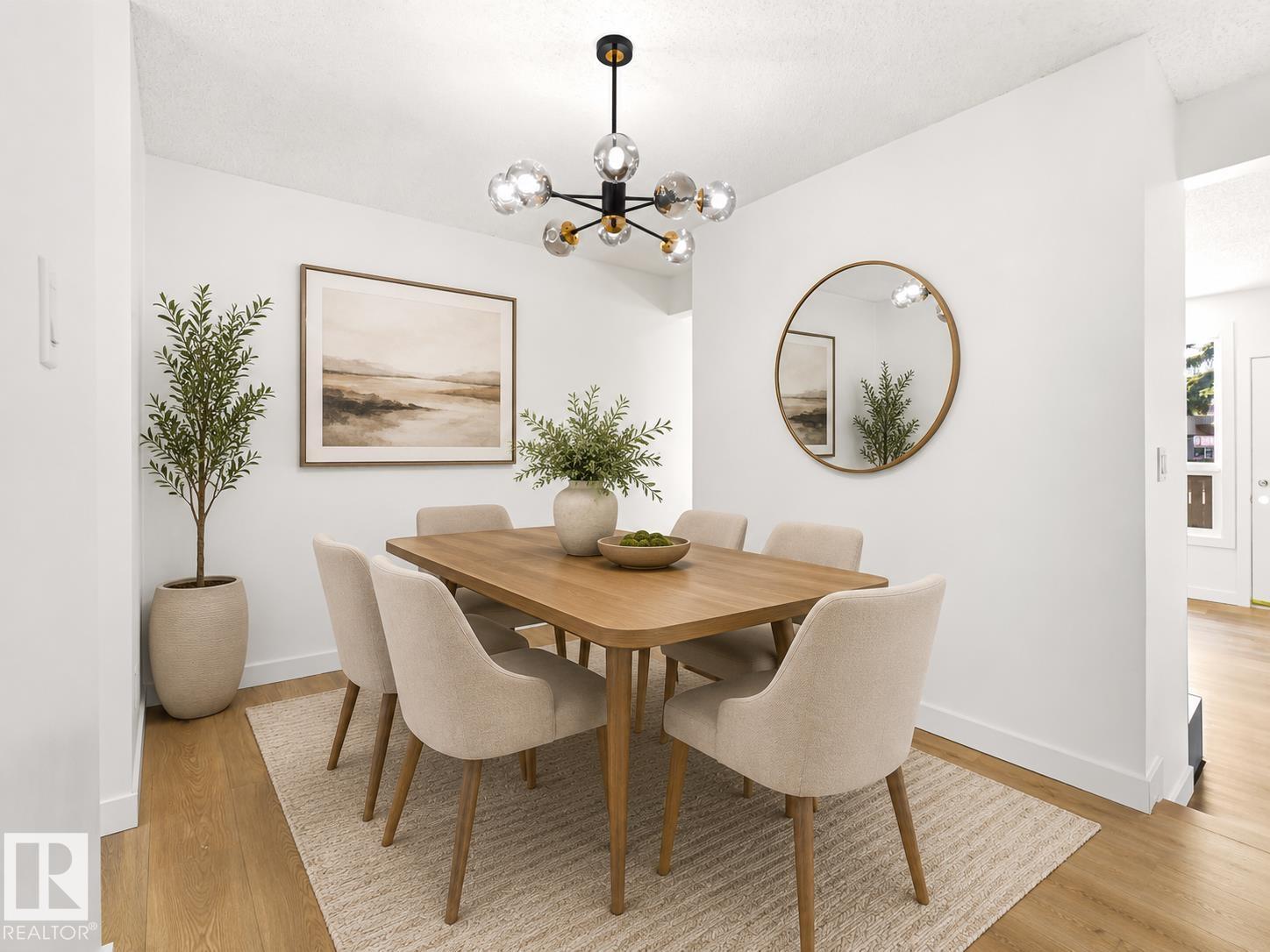 #4 7604 29 AV NW - 8
