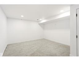 #4 7604 29 Av Nw, Edmonton, AB T6K3Z2 Photo 32