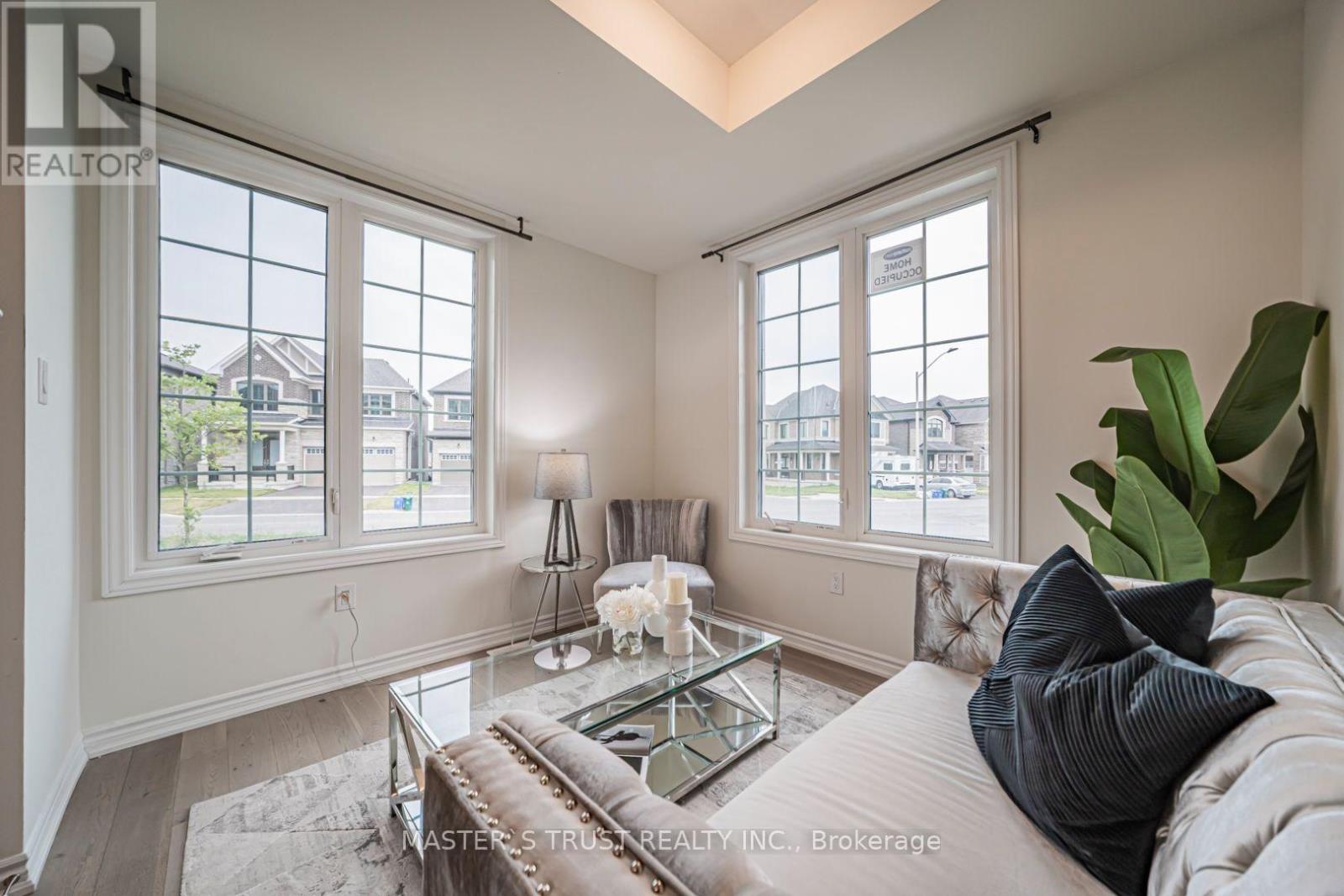 286 BEAVERBRAE DRIVE - 11