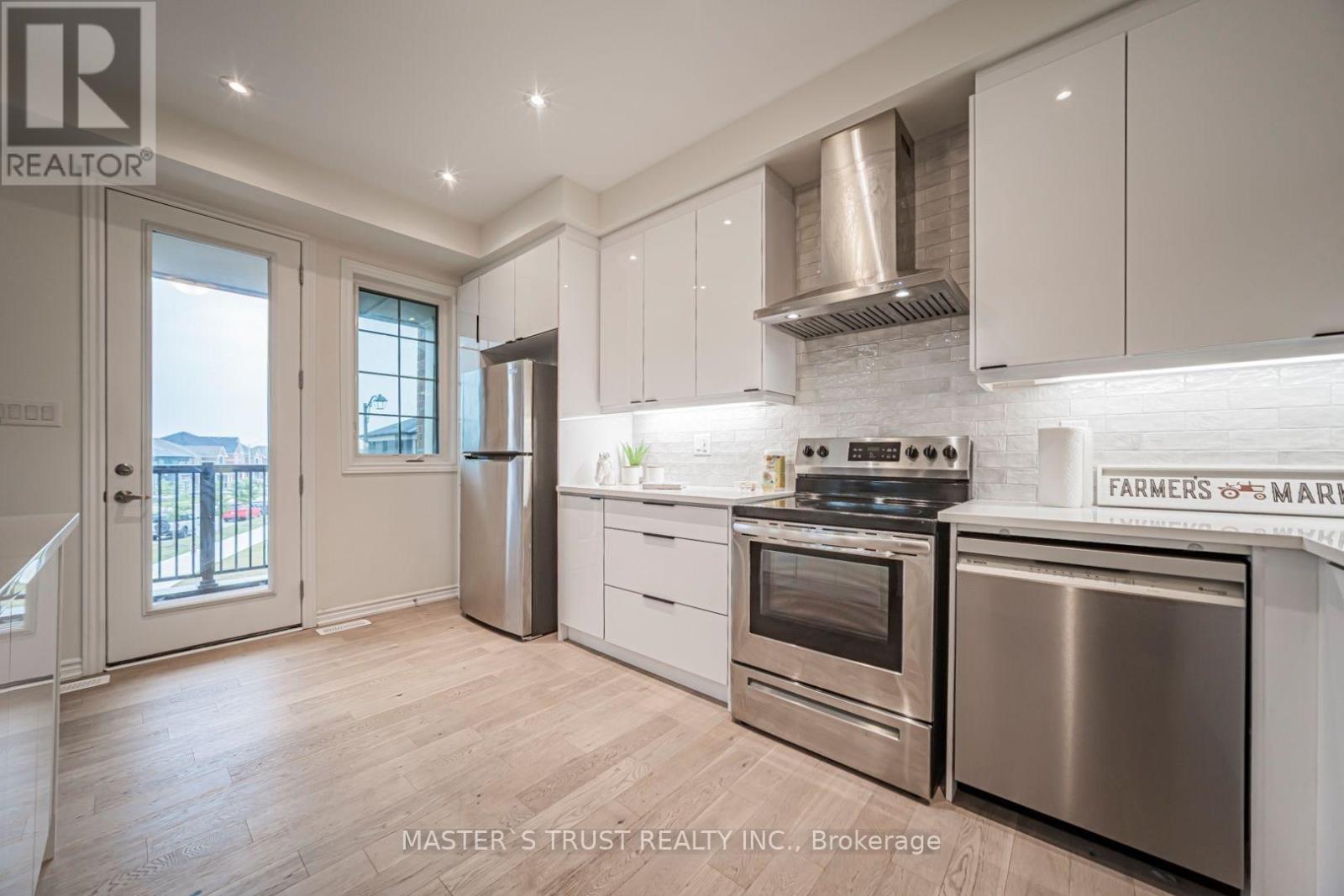 286 BEAVERBRAE DRIVE - 17