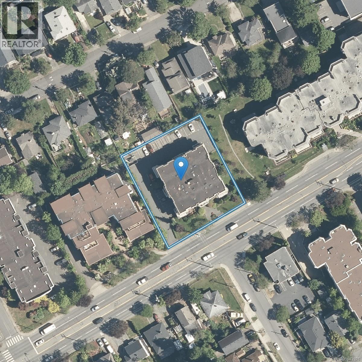 #301 1536 Hillside Ave - 24