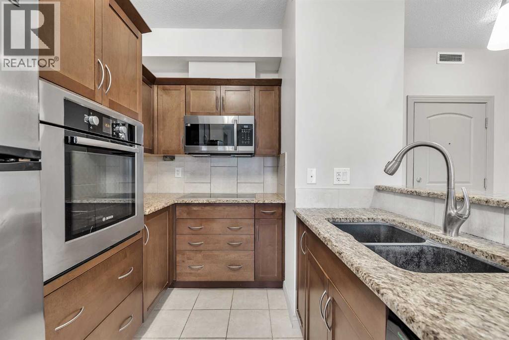 #412 70 Royal Oak Plaza NW - 11