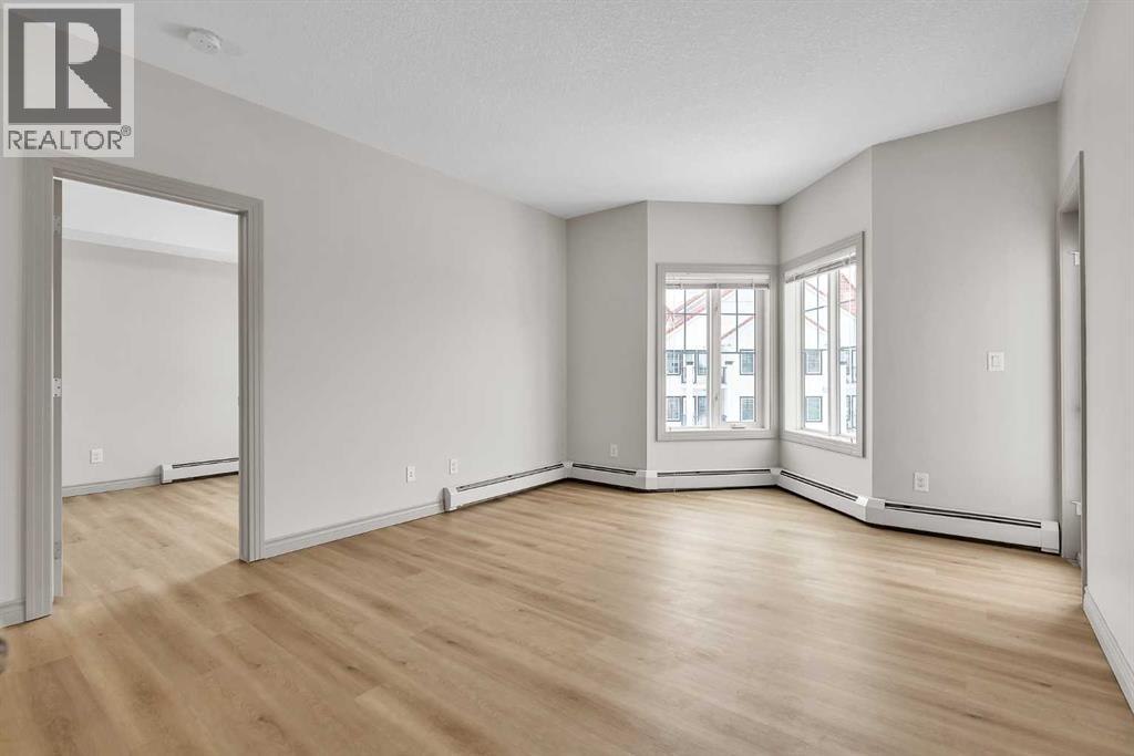 #412 70 Royal Oak Plaza NW - 17