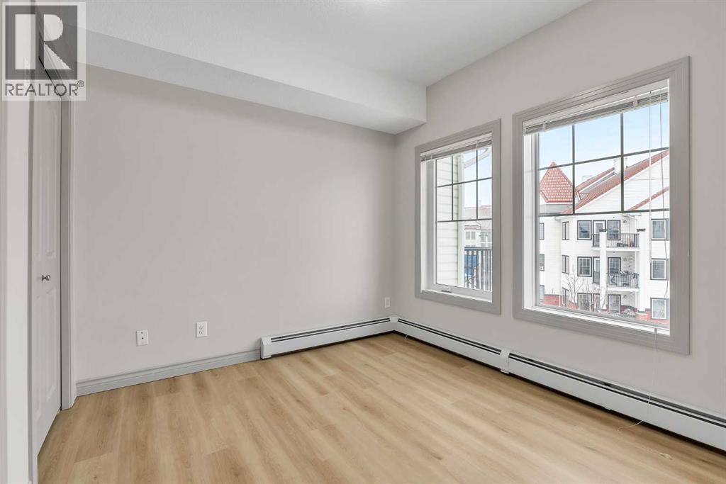 #412 70 Royal Oak Plaza NW - 18