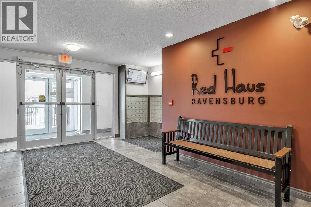 #412 70 Royal Oak Plaza NW - 26