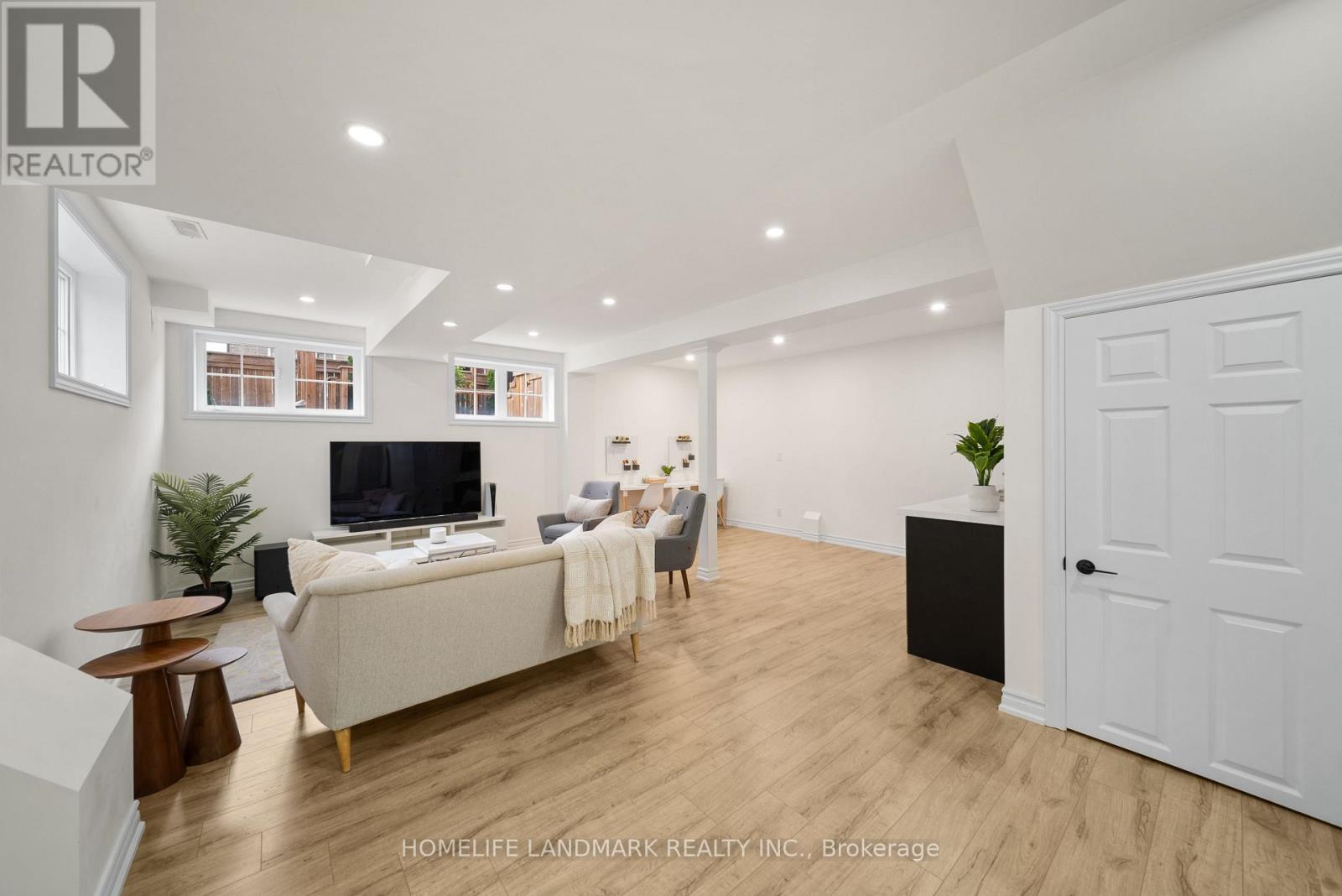 50 KEITH-WRIGHT CRESCENT - 50