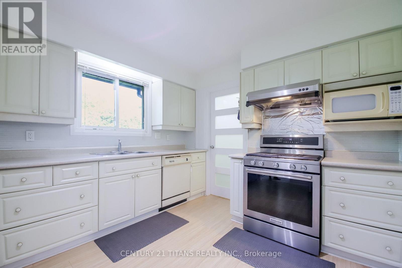 9 MINOS CRESCENT - Image 13
