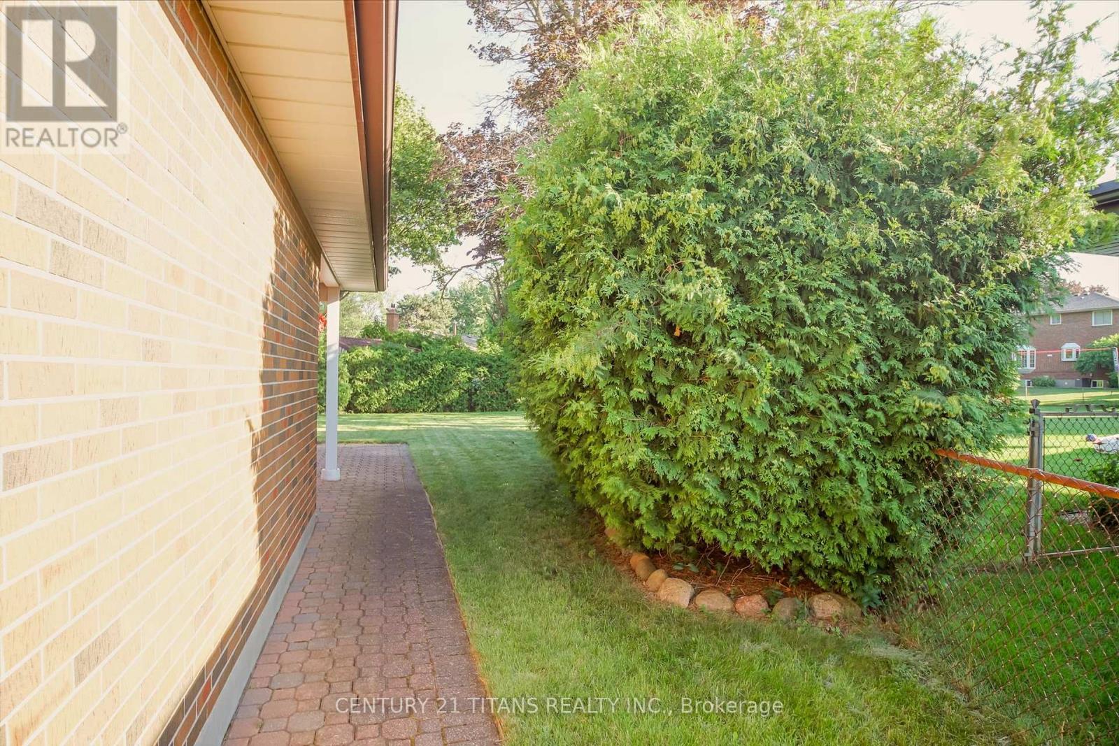9 MINOS CRESCENT - Image 4