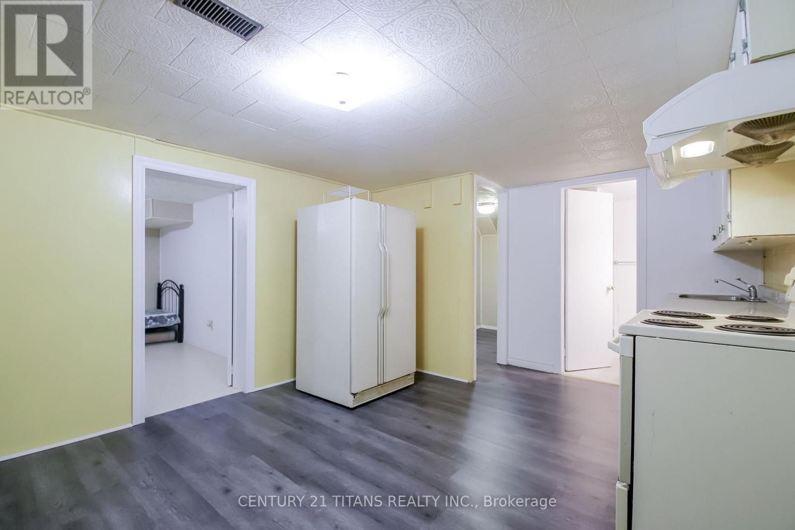 9 MINOS CRESCENT - Image 40