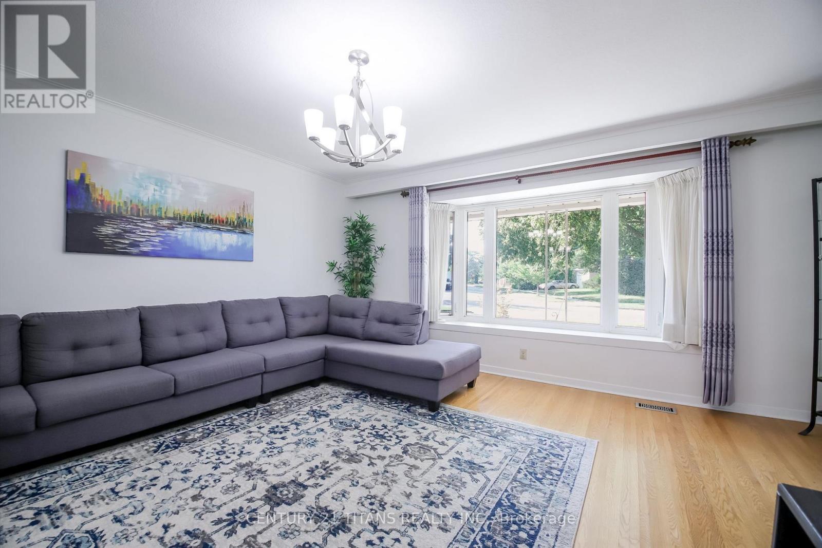 9 MINOS CRESCENT - Image 7