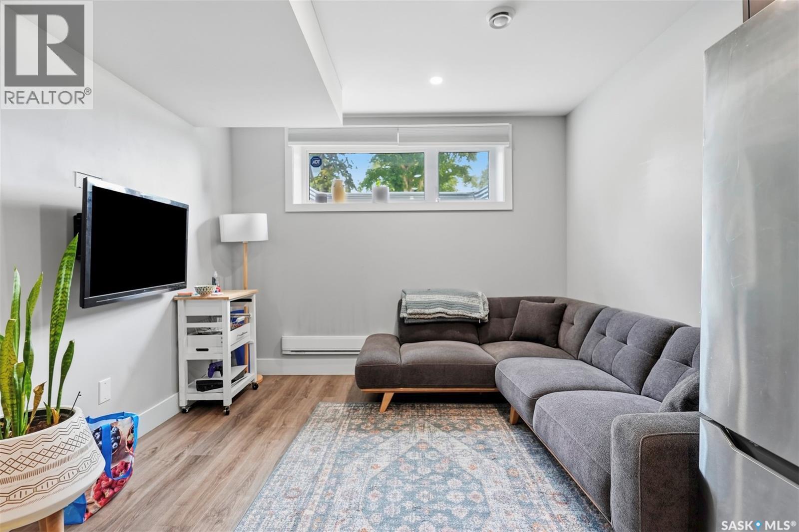 1513 Prince Of Wales AVENUE - Image 25