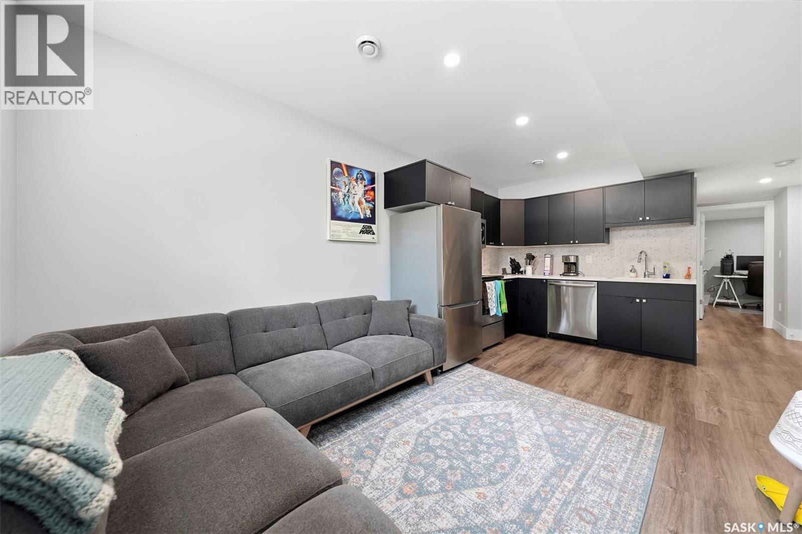 1513 Prince Of Wales AVENUE - 26